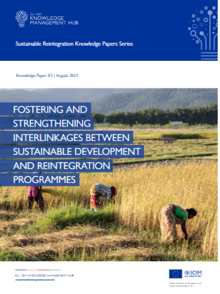 Monographie No. 2 - Promouvoir et renforcer les liens entre les programmes de développement durable et de réintégration
